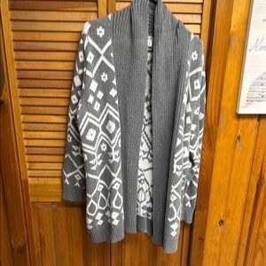 Old Navy Gray and White Cardigan with Geometric Pattern